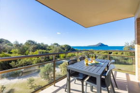 Intrepid, 15 3 Intrepid Close - right on the beachfront and WiFi Shoal Bay